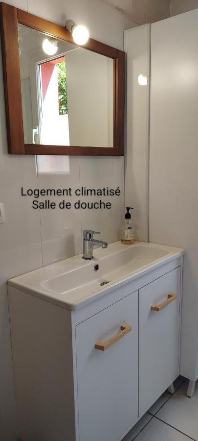 Le Barcares Logement Climatise Pour 6 Personnes, Draps Et Serviettes Non Fournis Air-Conditioned Accommodation For 6 People, Sheets And Towels Not Provided Alojamiento Con Aire Acondicionado Para 6 Personas, Sabanas Y Toallas No Incluidas Екстер'єр фото
